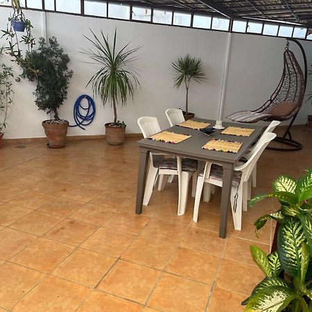 Appartement Elegant Et Climatise Au Centre Avec Terrasse - Proche Plage Et Attractions ! Tangier Exterior photo