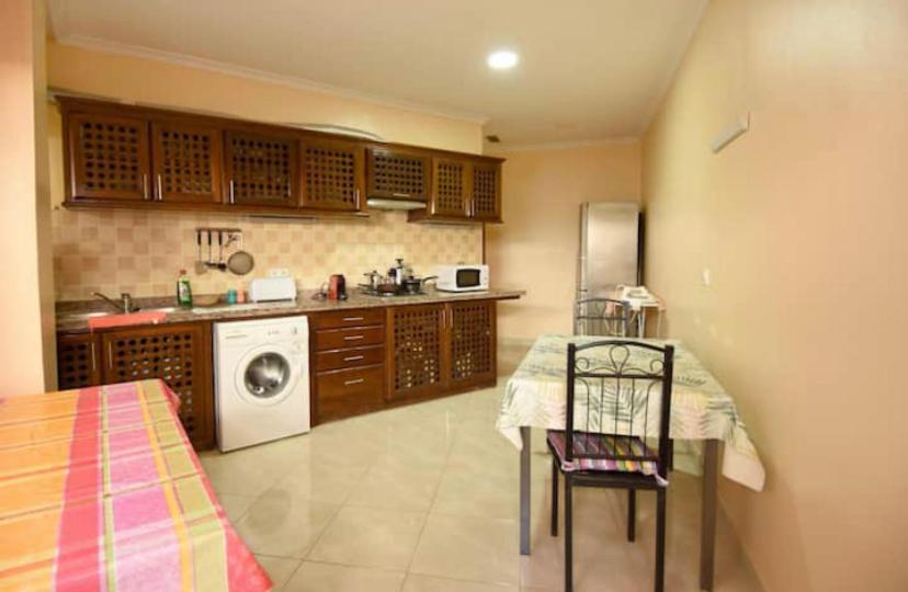 Appartement Elegant Et Climatise Au Centre Avec Terrasse - Proche Plage Et Attractions ! Tangier Exterior photo