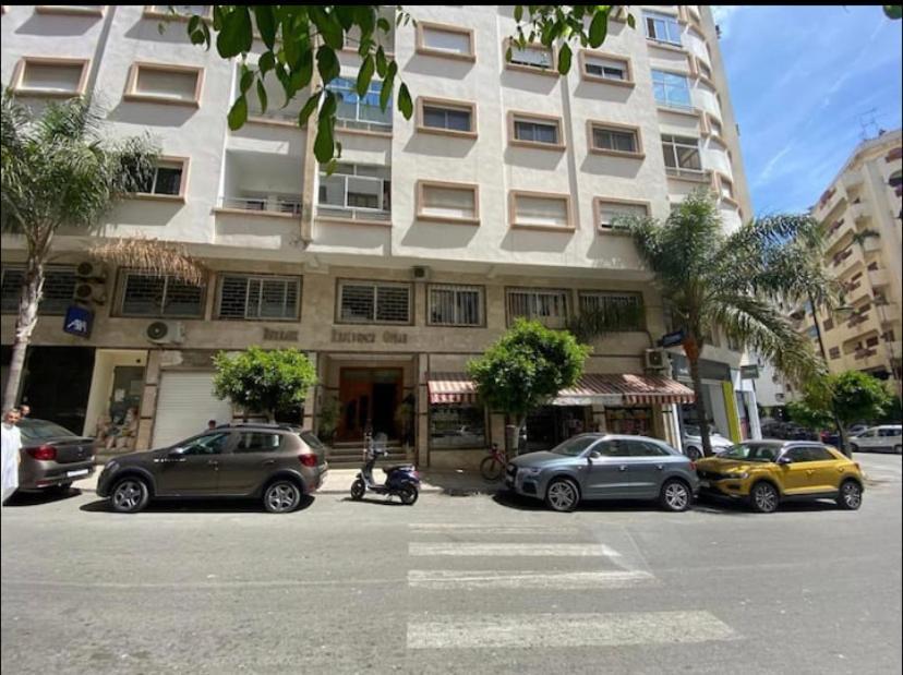 Appartement Elegant Et Climatise Au Centre Avec Terrasse - Proche Plage Et Attractions ! Tangier Exterior photo