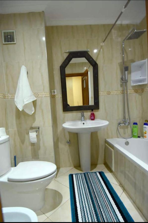 Appartement Elegant Et Climatise Au Centre Avec Terrasse - Proche Plage Et Attractions ! Tangier Exterior photo