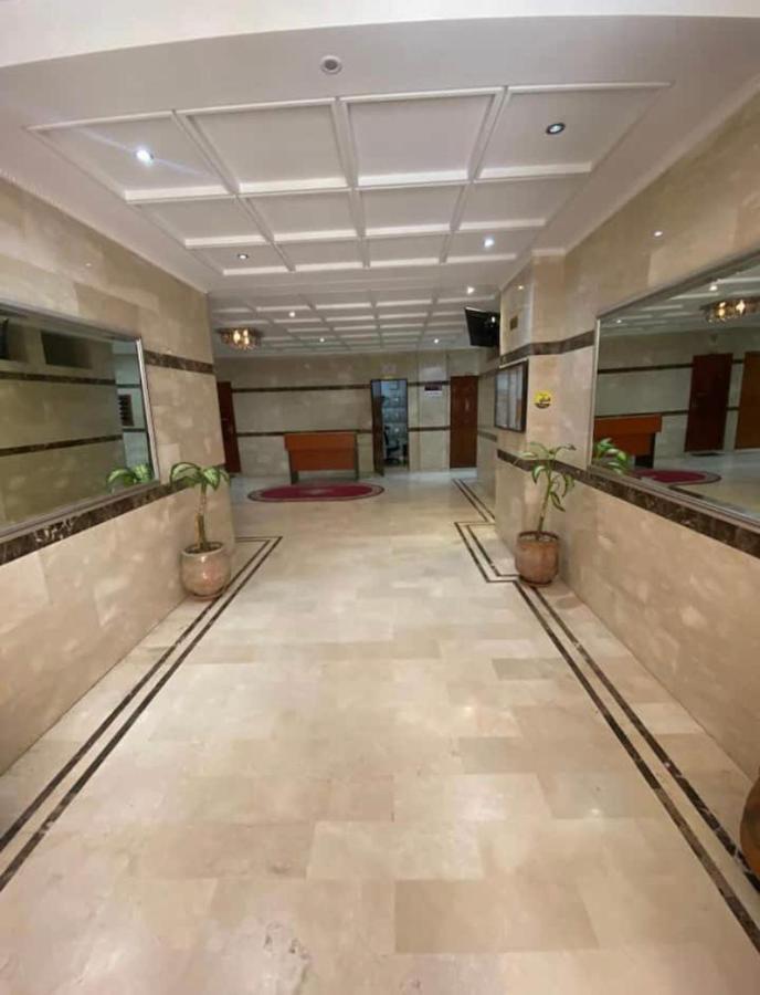 Appartement Elegant Et Climatise Au Centre Avec Terrasse - Proche Plage Et Attractions ! Tangier Exterior photo